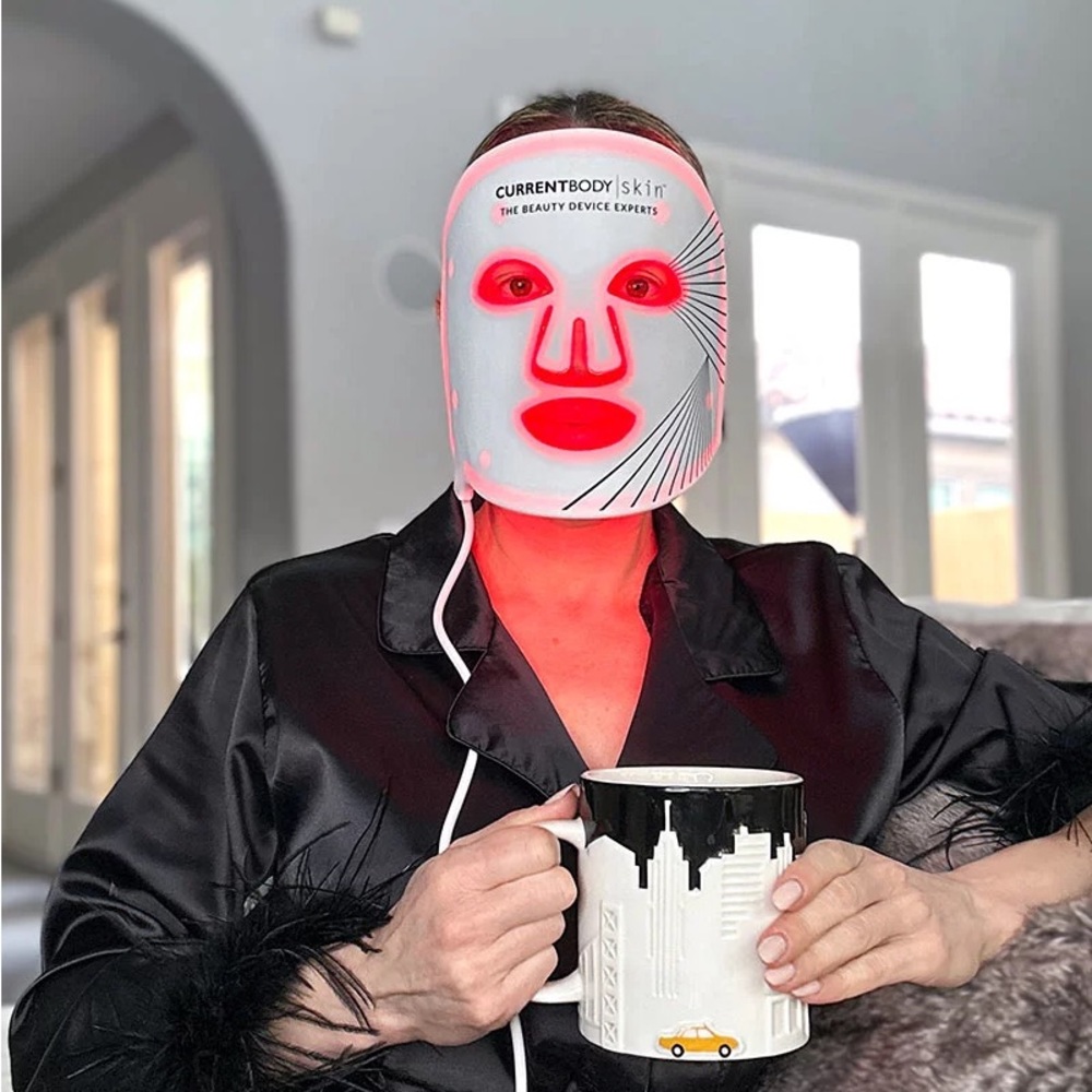 BNIB current body LED red light mask